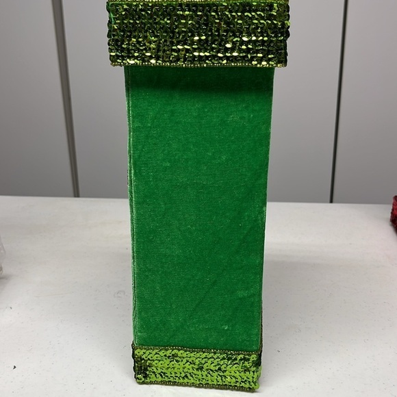 Holiday Square Sequin Wine Gift Box - Picture 5 of 10